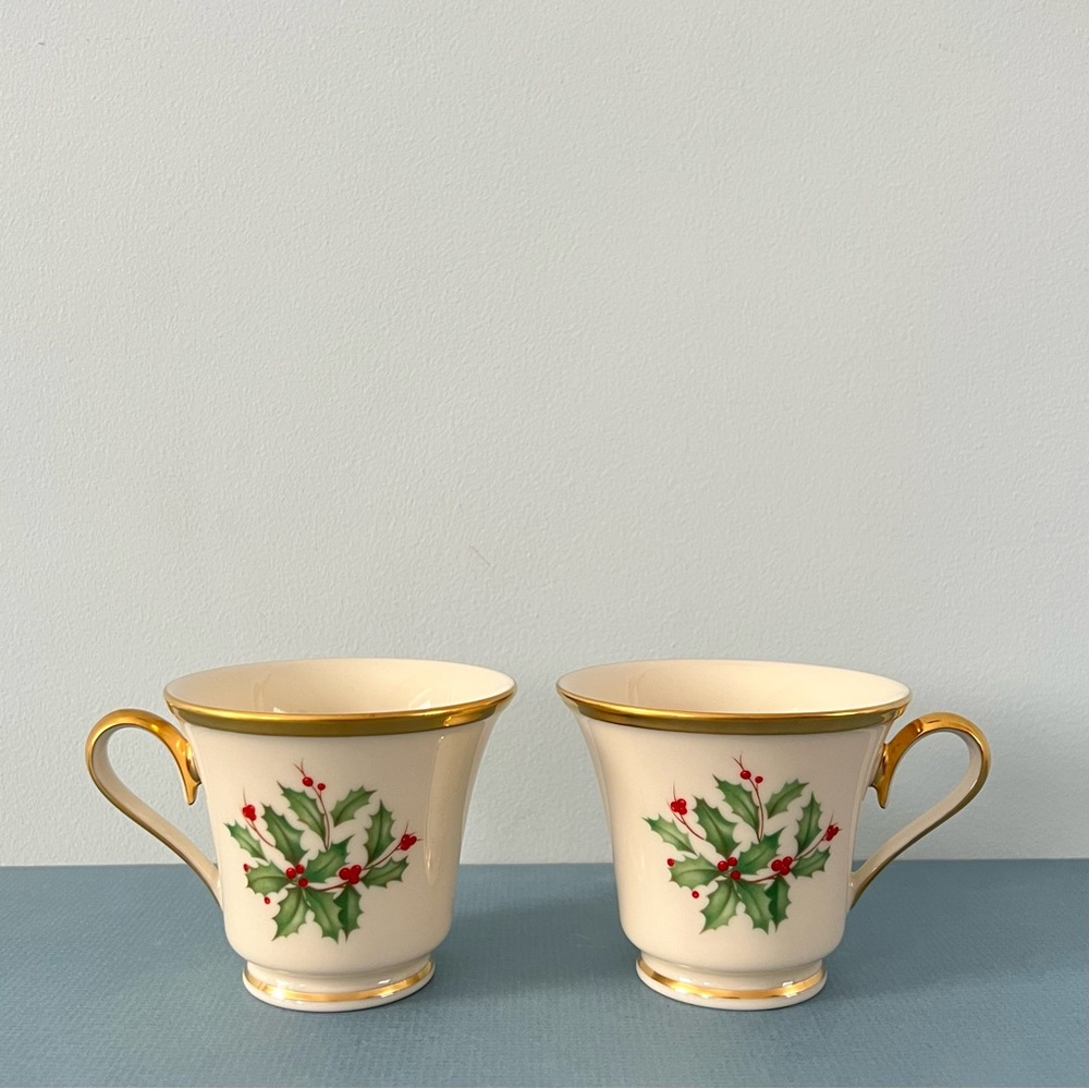 Lenox Holiday Seasonal 24 Karat Gold Porcelain Teacup Christmas Cups‎ (Set of 2)